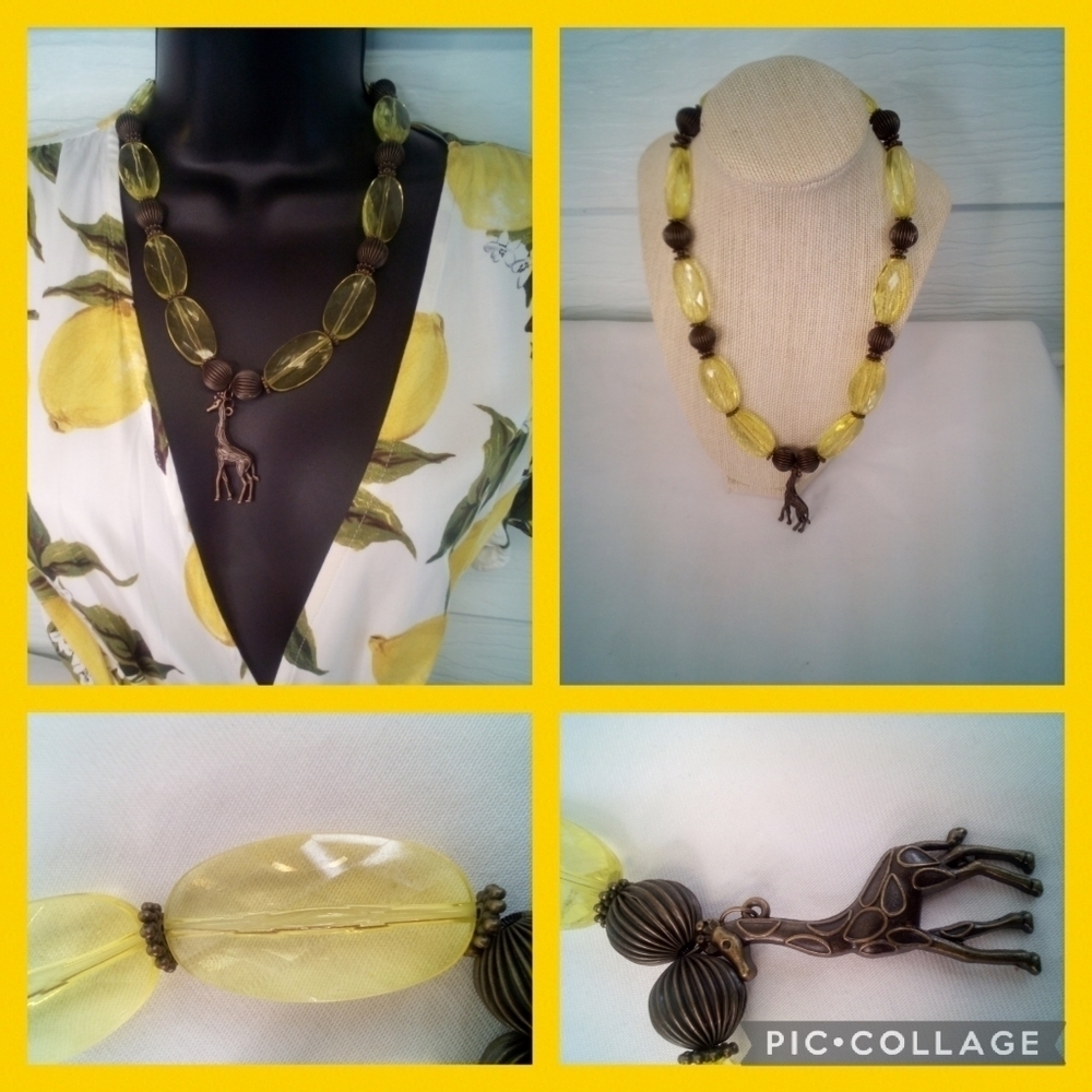 GIRAFFE bronze necklace